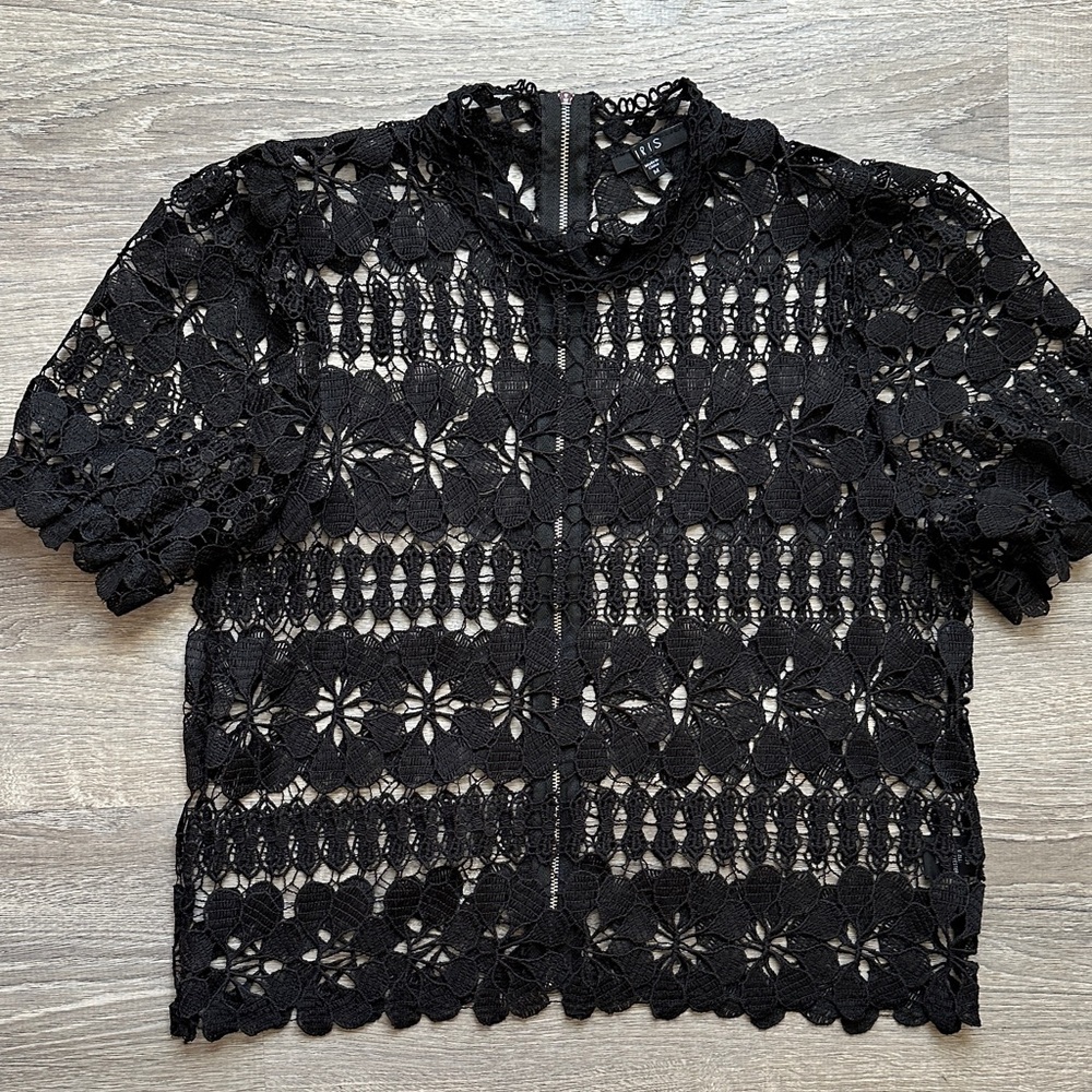 iris Black Floral Crochet Short-Sleeve Top